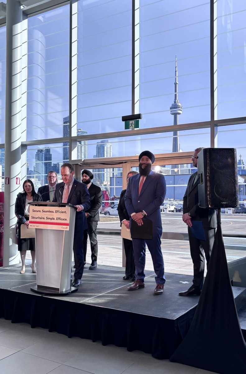 Steven MacKinnon tweet media