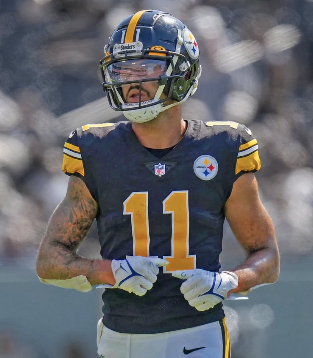 PolymarketSport's tweet image. 🚨Updated Steelers' recieving core
Michael Pittman
DK Metcalf
Calvin Austin
Darnell Washington

🚨Updated Colts' receiving core
Alec Pierce
Josh Downs
Tyler Warren
Jonathan Taylor