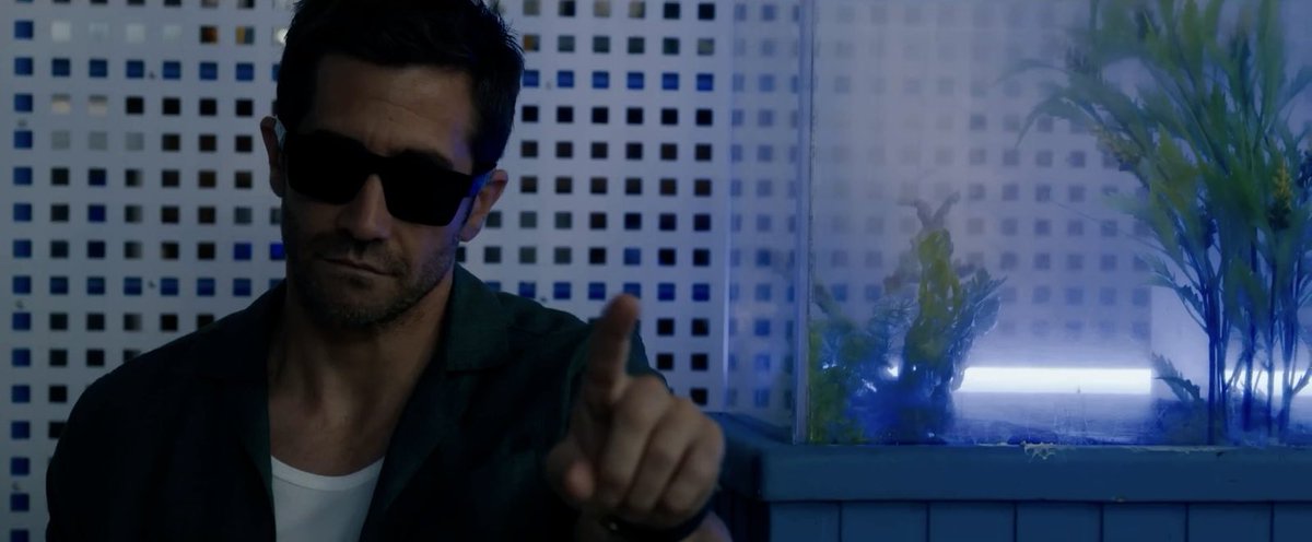 jake gyllenhaal daily ☆ tweet media