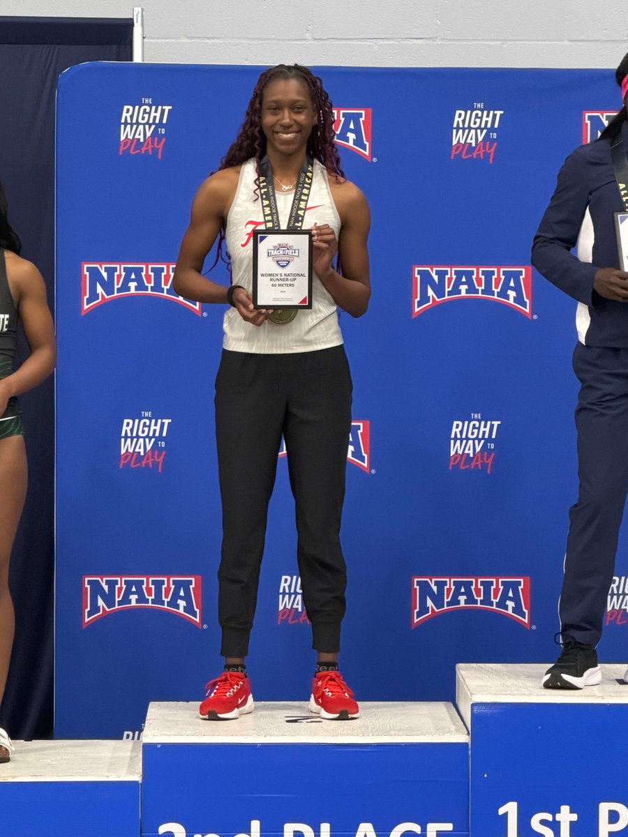 𝗙𝗥𝗜𝗘𝗡𝗗𝗦 𝗙𝗔𝗟𝗖𝗢𝗡𝗦 tweet media