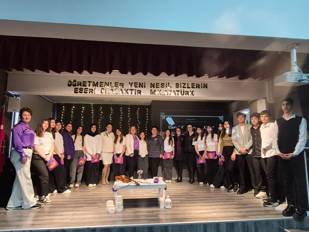 eacmtal's tweet photo. 8 Mart Dünya Kadınlar Günü etkinlikleri kapsamında okulumuz Moda Tasarımı Teknolojileri Alanı 10-F sınıfı öğrencileri tarafından "Uğruna Şiir Yazılan Kadınlar" temalı şiir dinletisi düzenlendi. Emeği geçen öğretmen ve öğrencilerimize teşekkür ederiz. https://t.co/DNf9VYBDw0