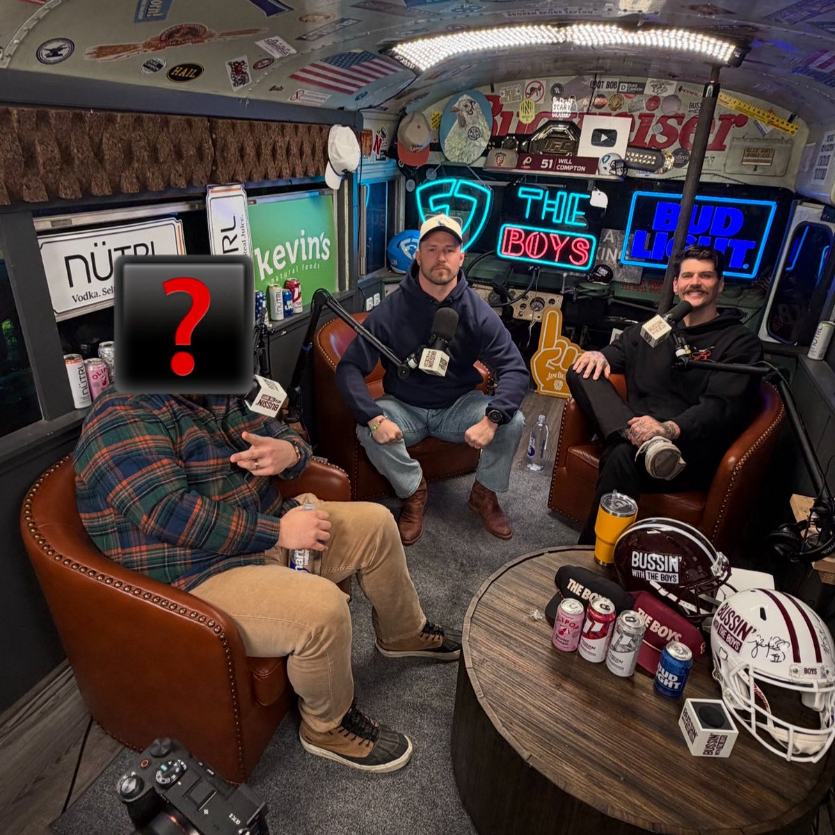 Bussin' With The Boys tweet media