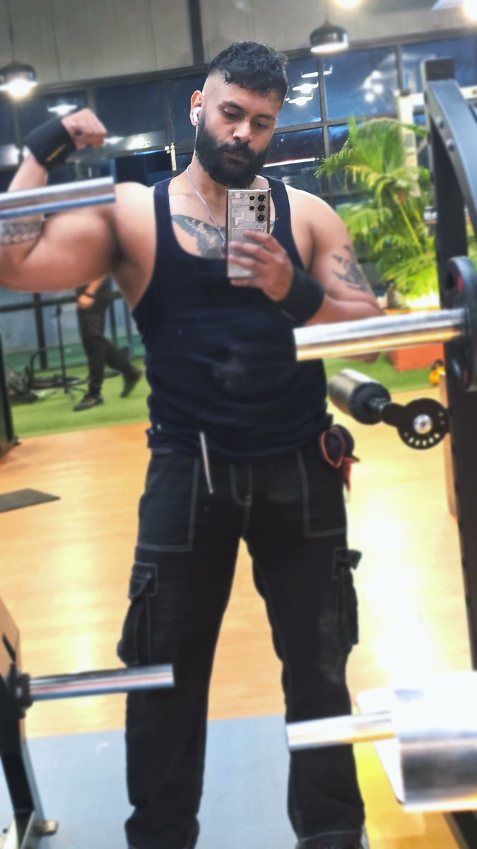 À_ß_|-|_ł tweet media