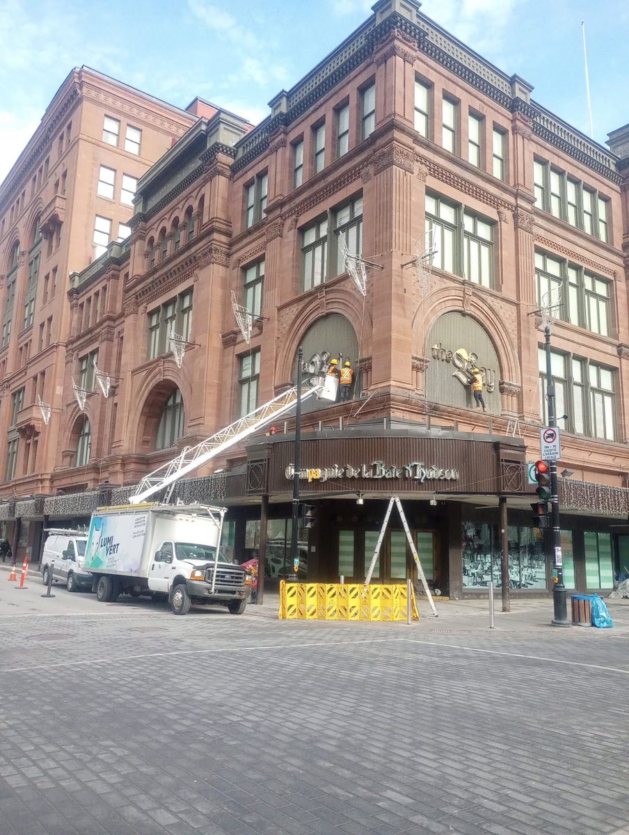 Fleetwood Walking Guy tweet media