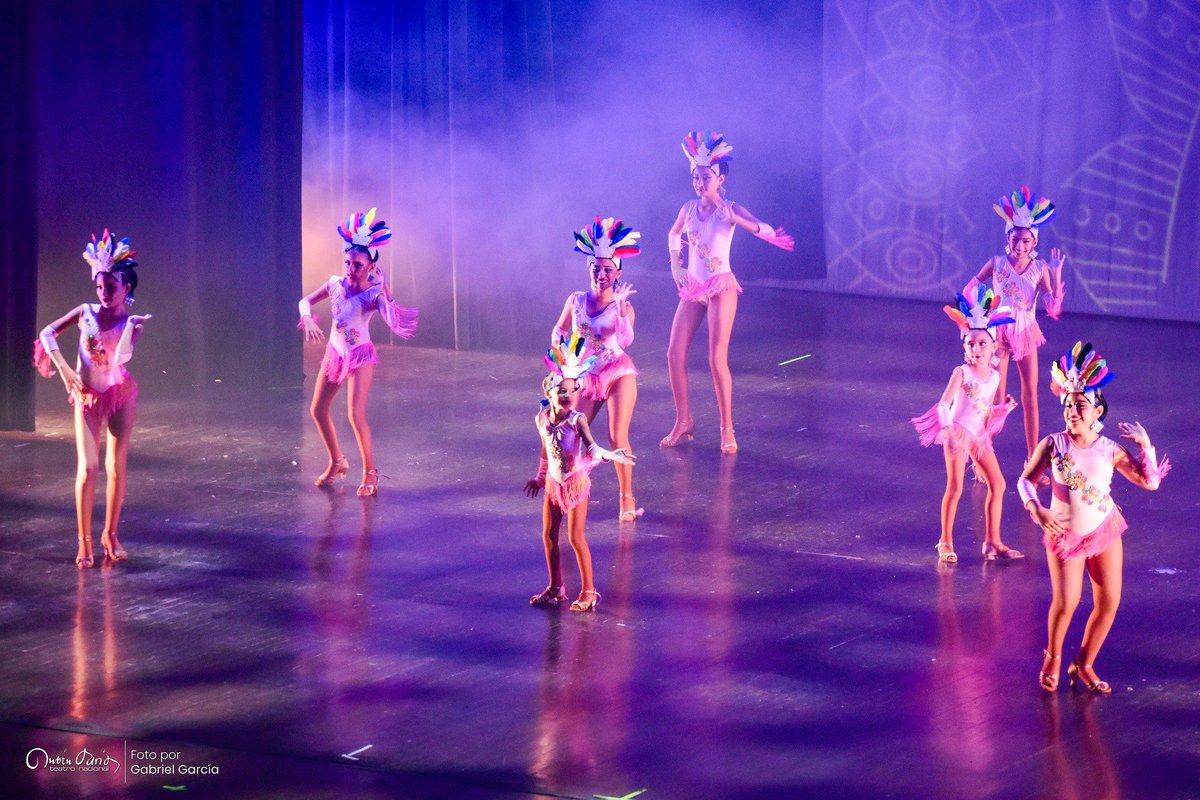 adiarionic's tweet photo. 🥳 Una celebración que exalta el talento femenino y su valioso aporte en la preservación y difusión de las danzas y costumbres de #Nicaragua. 🇳🇮✨
#OrgulloNica
#GalaArtistica
#DiaDeLaMujer
#danzafolklorica https://t.co/TJfAyj7Avh