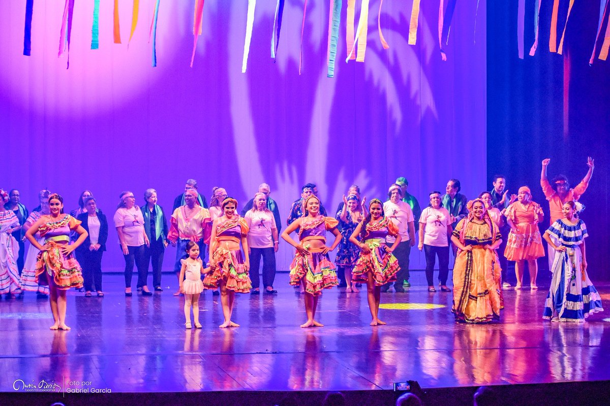 adiarionic's tweet photo. 🥳 Una celebración que exalta el talento femenino y su valioso aporte en la preservación y difusión de las danzas y costumbres de #Nicaragua. 🇳🇮✨
#OrgulloNica
#GalaArtistica
#DiaDeLaMujer
#danzafolklorica https://t.co/TJfAyj7Avh