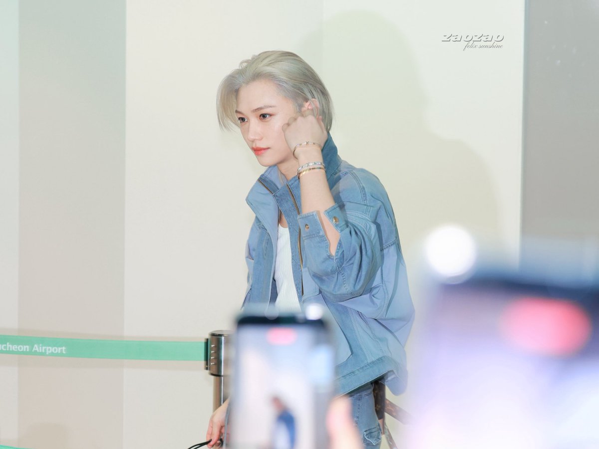 zaozaoa_'s tweet photo. 20260308 ｜ICN 출국🛫 🇫🇷

 Call you ✨pretty Parisian✨🐣🩵

#straykids 
#스트레이키즈
#Felix
#필릭스  
#용복     
#フィリックス
#FELIXxLouisVuittonPFW https://t.co/IpBpqUC0bH