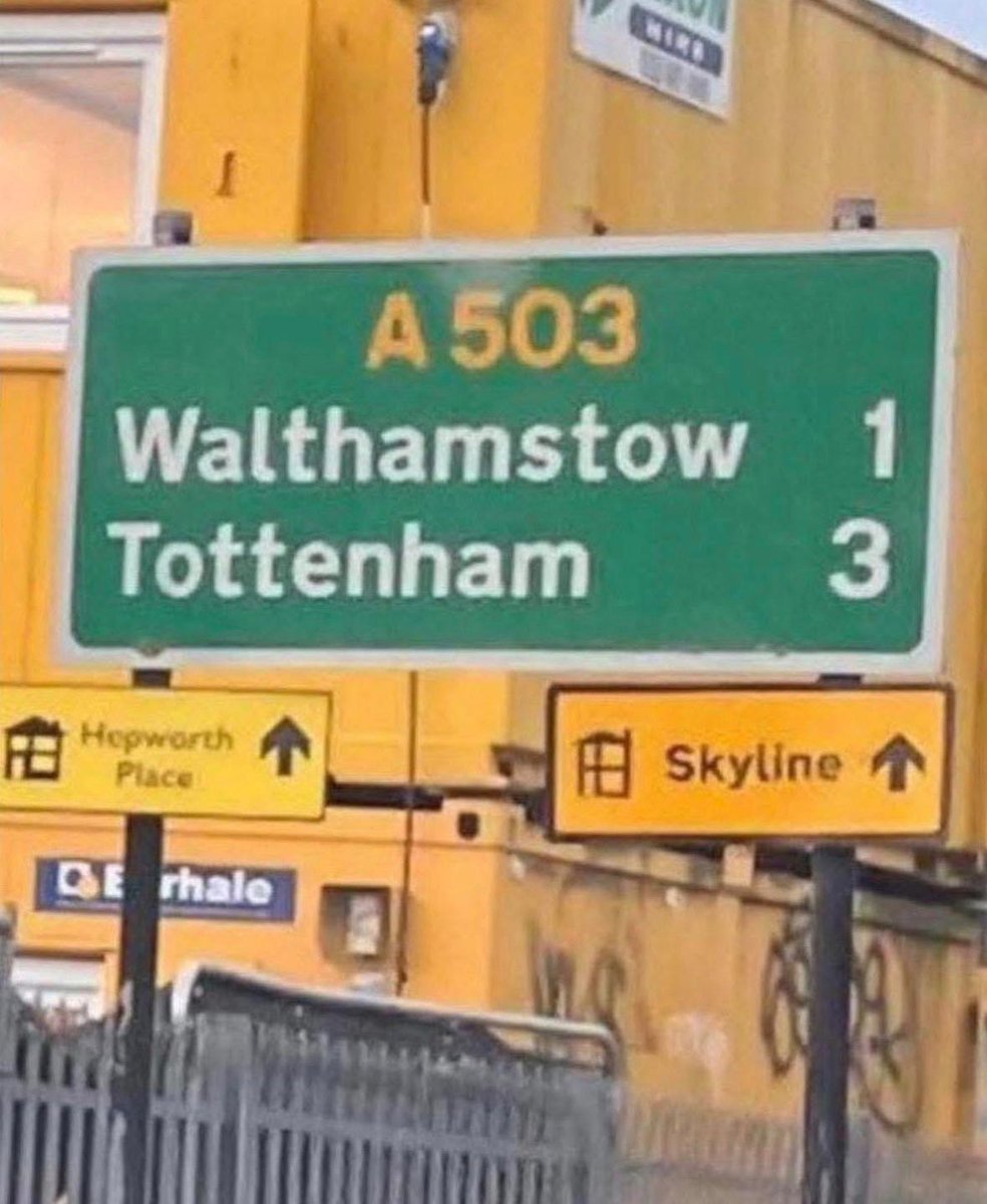 DaySack_ tweet media