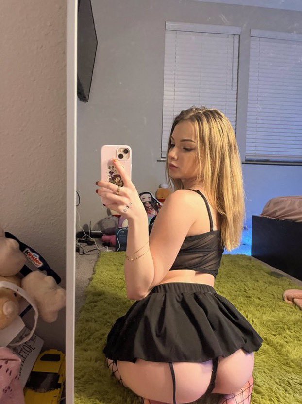 ava reyes tweet media