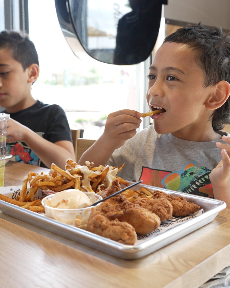 SUPER CHIX tweet media