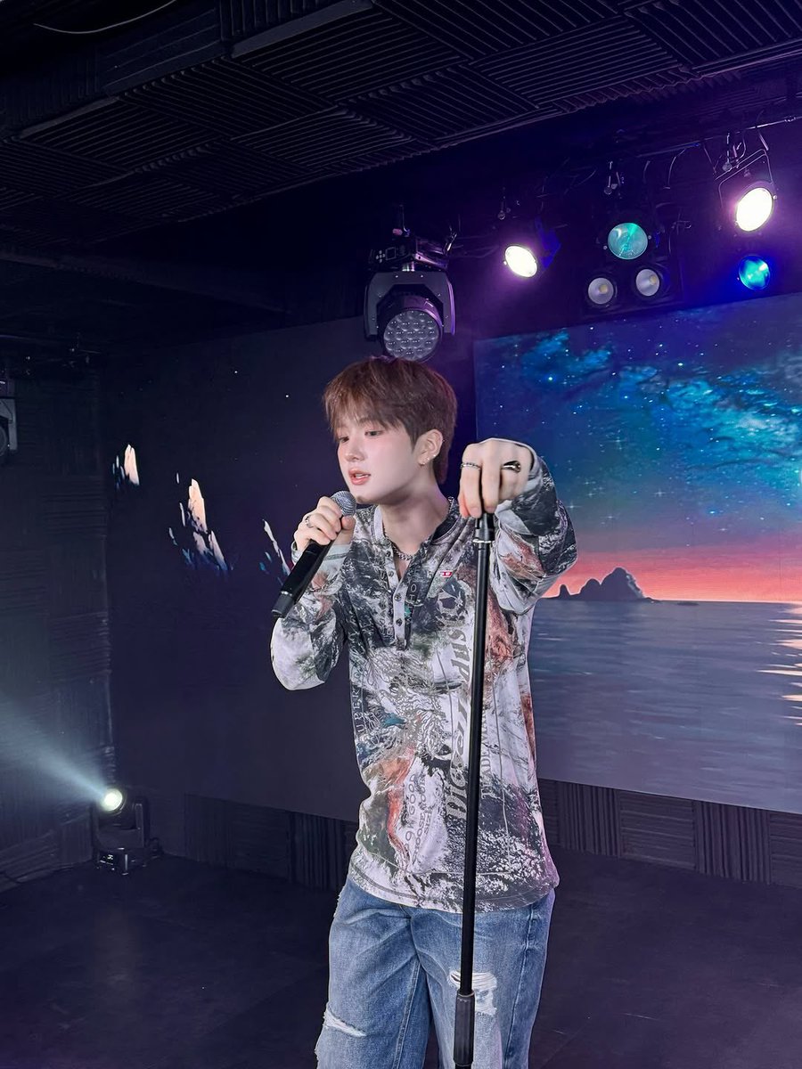 Moon Hyunbin France (문현빈 France)🌕 tweet media
