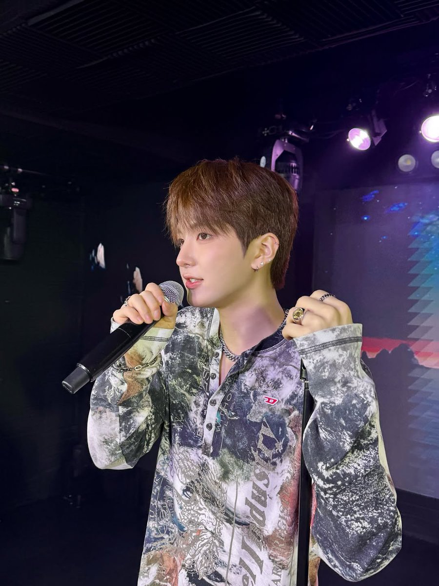 Moon Hyunbin France (문현빈 France)🌕 tweet media
