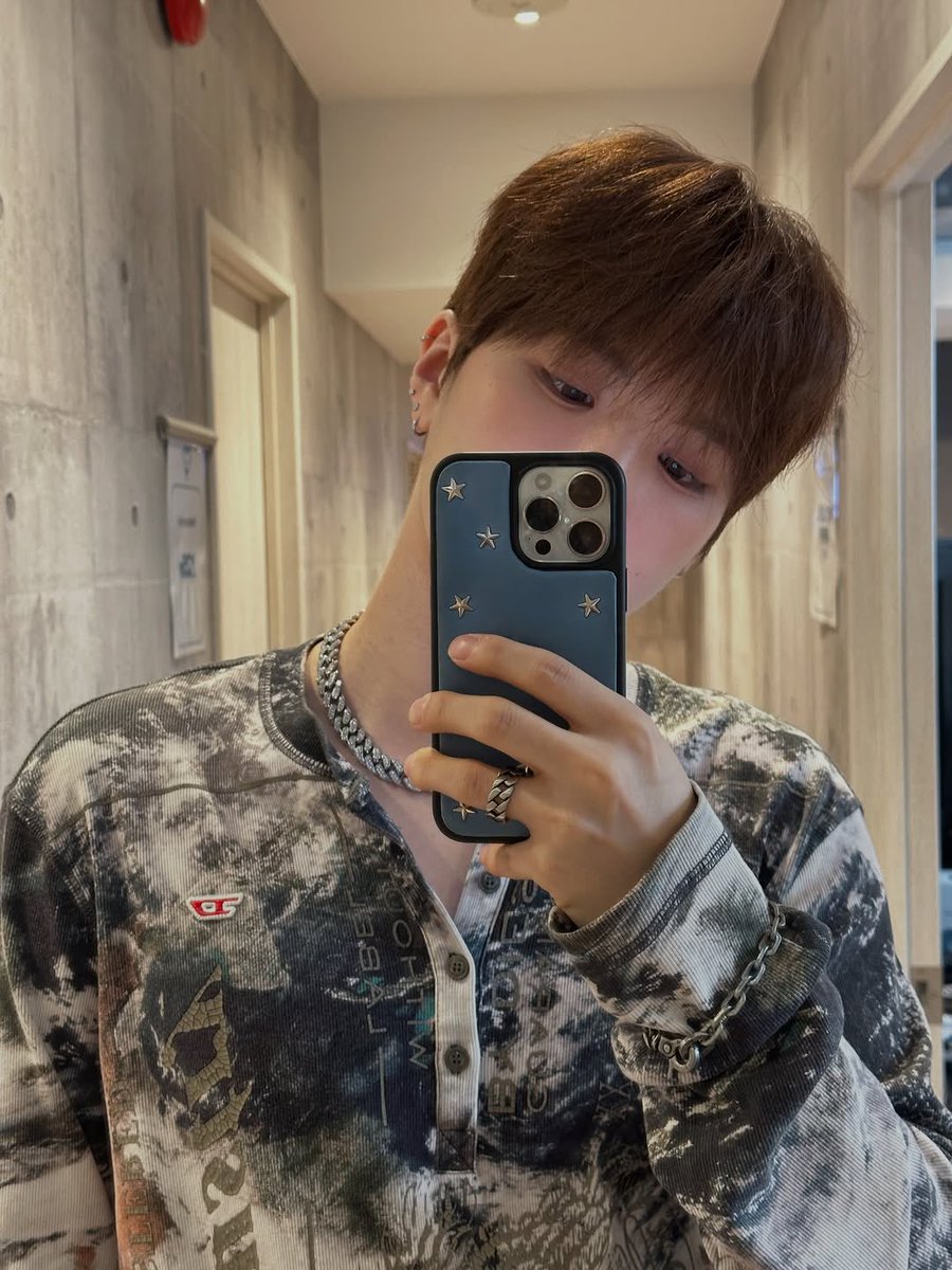 🌕| 📸 | INSTAGRAM

Traduction et photos du post de notre Hyunbin sur Instagram.🩵

©️: instagram.com/p/DVkmtK5D5TV/…

#MoonHyunbin #HYUNBIN #문현빈 #싸이퍼 #CIIPHER #CPR #Pengbin🐧 #FANTASYBOYS #Y26