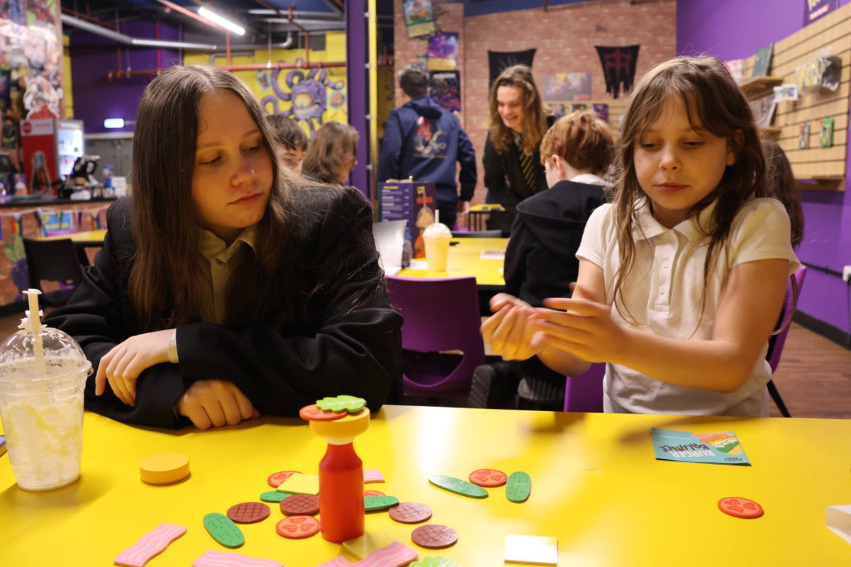 Jupiter_Hadley's tweet image. Played some of Burger Balance (gifted) at Geek Retreat today! #boardgame #tabletop #familytime