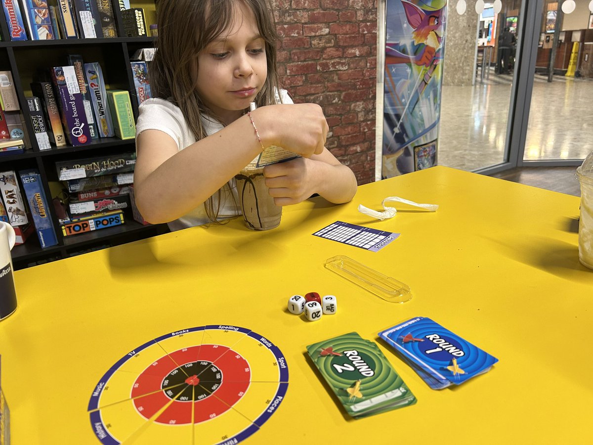 Jupiter_Hadley's tweet image. Played some of Burger Balance (gifted) at Geek Retreat today! #boardgame #tabletop #familytime