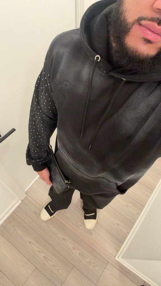 HumbleHighs's tweet photo. HUMBLE HIGHS RHINESTONE HOODIES AVAILABLE IN BLACK AND PINK! DM FOR YOURS! SERIOUS INQUIRIES ONLY! $125 https://t.co/utkJo6CEpf