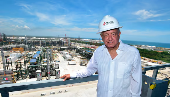 El Charro Político tweet media