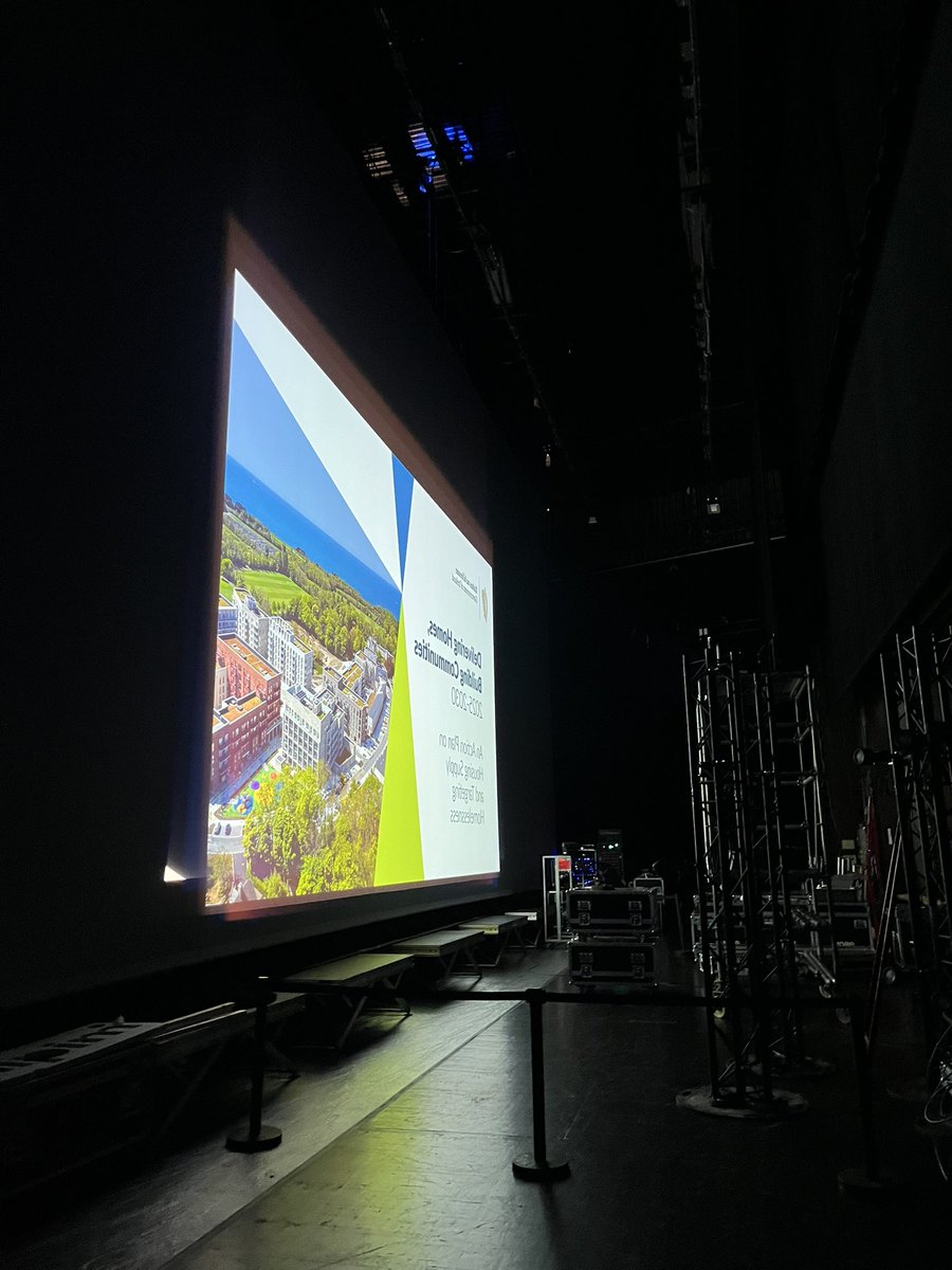 Isabelle Le Callennec tweet media