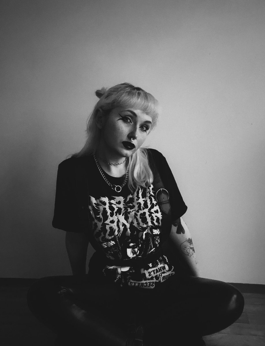 pauline 🧛🏻‍♀️ tweet media