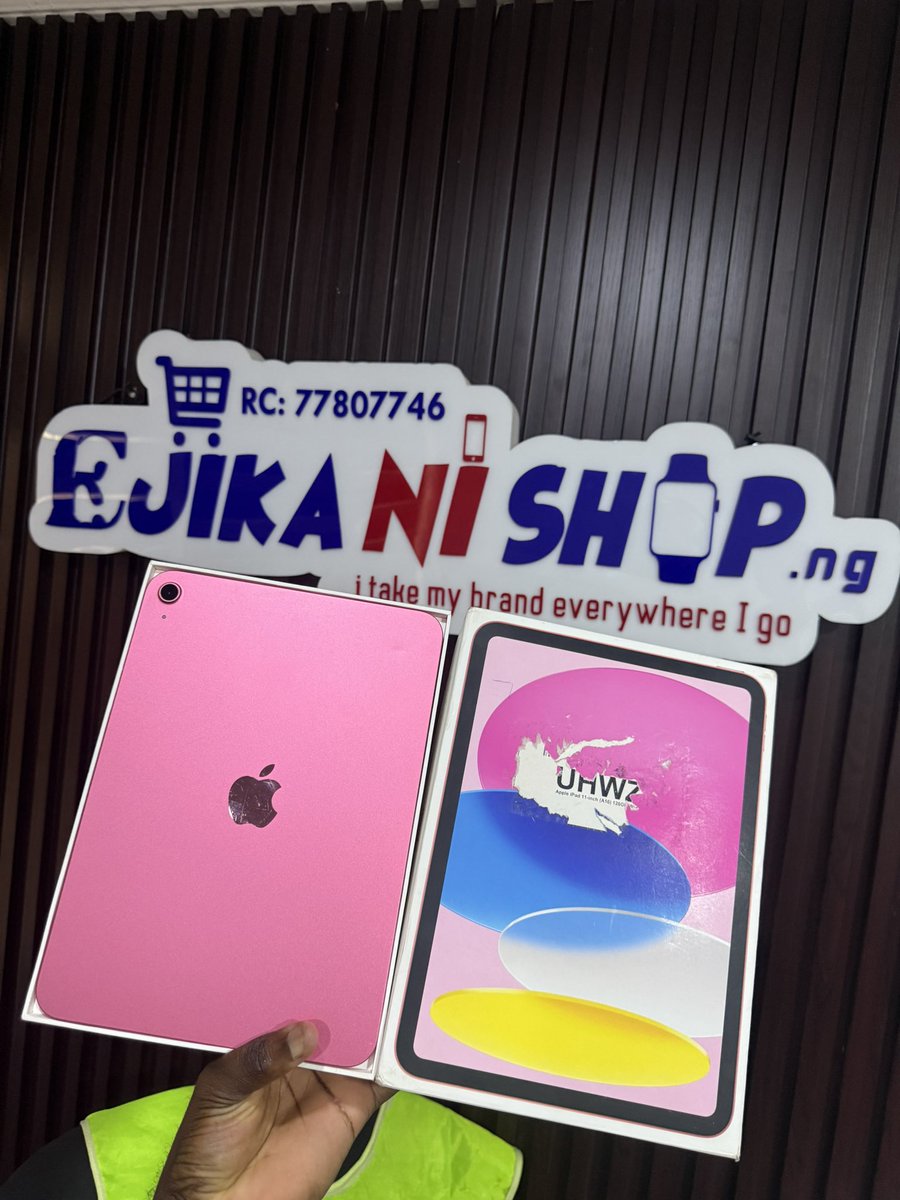 TobiDaGreatest's tweet photo. iPad 11th Generation 
Sold today ✅✅✅✅ https://t.co/SQlzXpxYHA