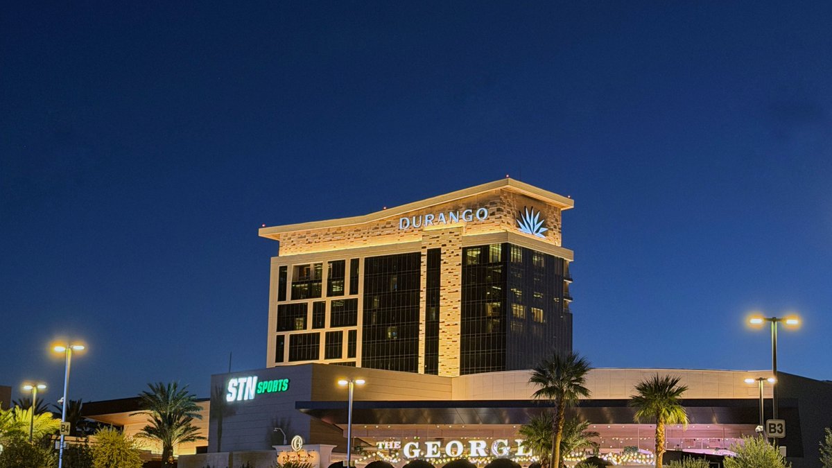 Lucky Traveling tweet media