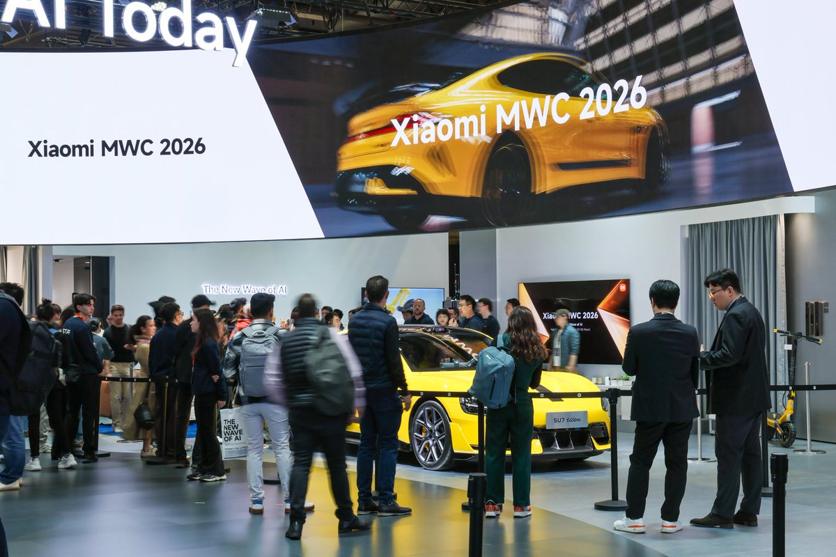 XiaomiBrasil's tweet photo. Ao volante do futuro. 🚗✨
Na #MWC26, os visitantes estão entrando no SU7 Ultra e vivenciando o ecossistema inteligente Human × Car × Home da Xiaomi como nunca antes. Seu carro, sua casa, sua vida — tudo conectado pela Xiaomi.
#TheNewWaveofAI https://t.co/y1RB8UVWEO