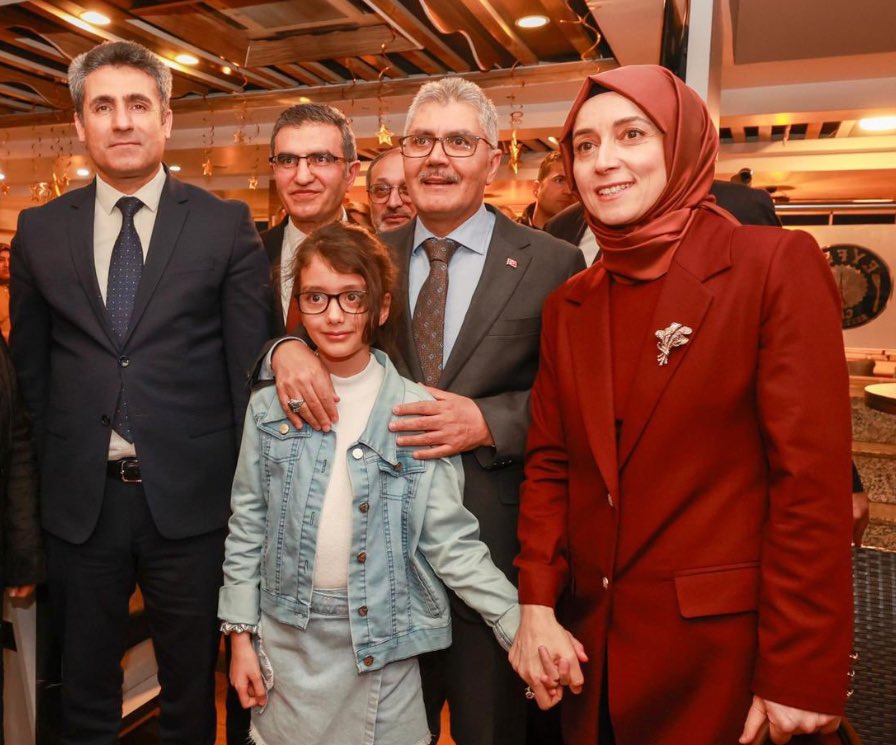 📌Koruyucu Ailelerimiz ve çocuklarımız için düzenlenen iftar programına katıldık. Paylaşmanın ve birlikteliğin güzelliğini hep birlikte yaşadık. ✨

#RamazanBingöldeBaşkaGüzel🌙

<a href="/celikcahit/">Cahit Çelik</a> <a href="/yilmaz_seven/">Av. Yılmaz SEVEN</a> <a href="/Erdalarikan12/">Erdal ARIKAN</a> <a href="/osmanzekibaran/">OSMAN ZEKİ BARAN</a> <a href="/EnessAslan_/">Enes ASLAN</a> <a href="/Abdulbariaksoy/">Abdulbari AKSOY 🇹🇷🇹🇷🇹🇷🇹🇷🇹🇷</a>