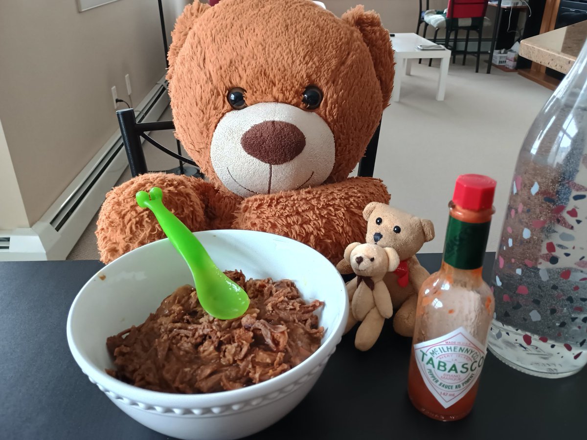VerywellSeido's tweet image. March 9th 

Today's lunch at home 

I made Chashu curry rice with Tabasco 🔥 

Good taste 😋 

Enjoyed it with bears 😁🐻🧸

#Curry