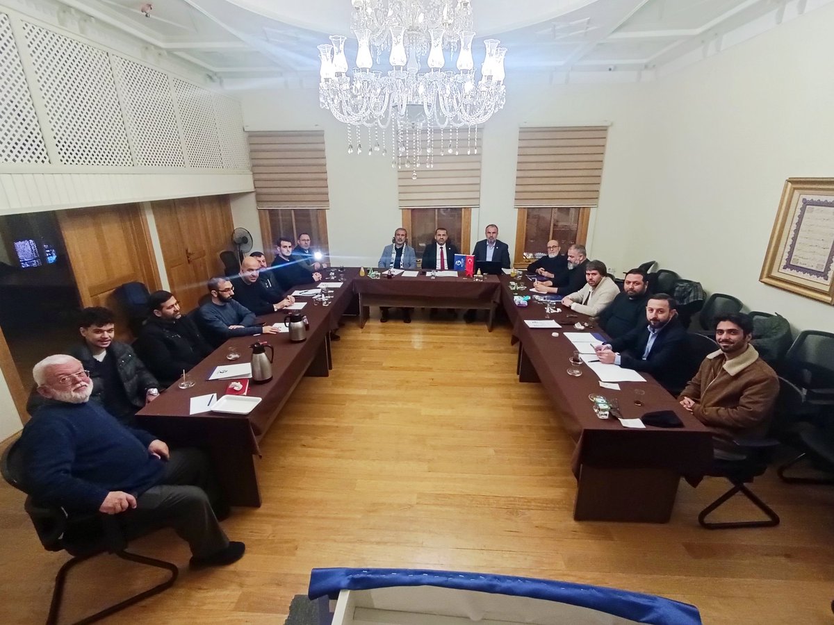 milligenclikist's tweet photo. Milli Gençlik Derneği İl Yönetimimizle gerçekleştirdiğimiz iftar ve istişare toplantımızda, gençliğe dair hedeflerimizi değerlendirdik, projelerimizi istişare ettik ve yol haritamızı netleştirdik.

#MilliGençlikistanbul https://t.co/RHAh1Mhtrb