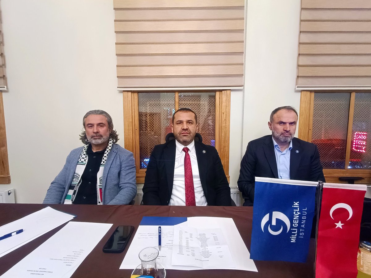 milligenclikist's tweet photo. Milli Gençlik Derneği İl Yönetimimizle gerçekleştirdiğimiz iftar ve istişare toplantımızda, gençliğe dair hedeflerimizi değerlendirdik, projelerimizi istişare ettik ve yol haritamızı netleştirdik.

#MilliGençlikistanbul https://t.co/RHAh1Mhtrb