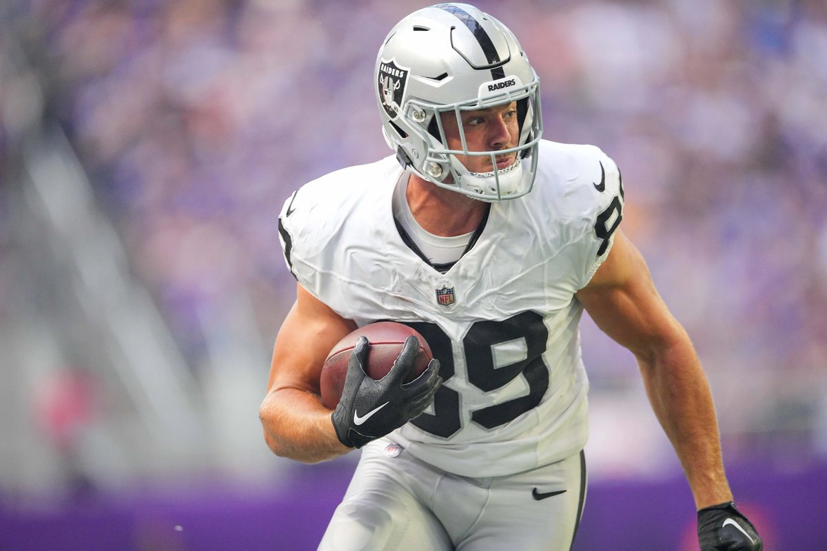 loebsleads's tweet photo. I’m starting to drink the Raiders Kool-Aid a little bit… https://t.co/T5Kq2UgFmd
