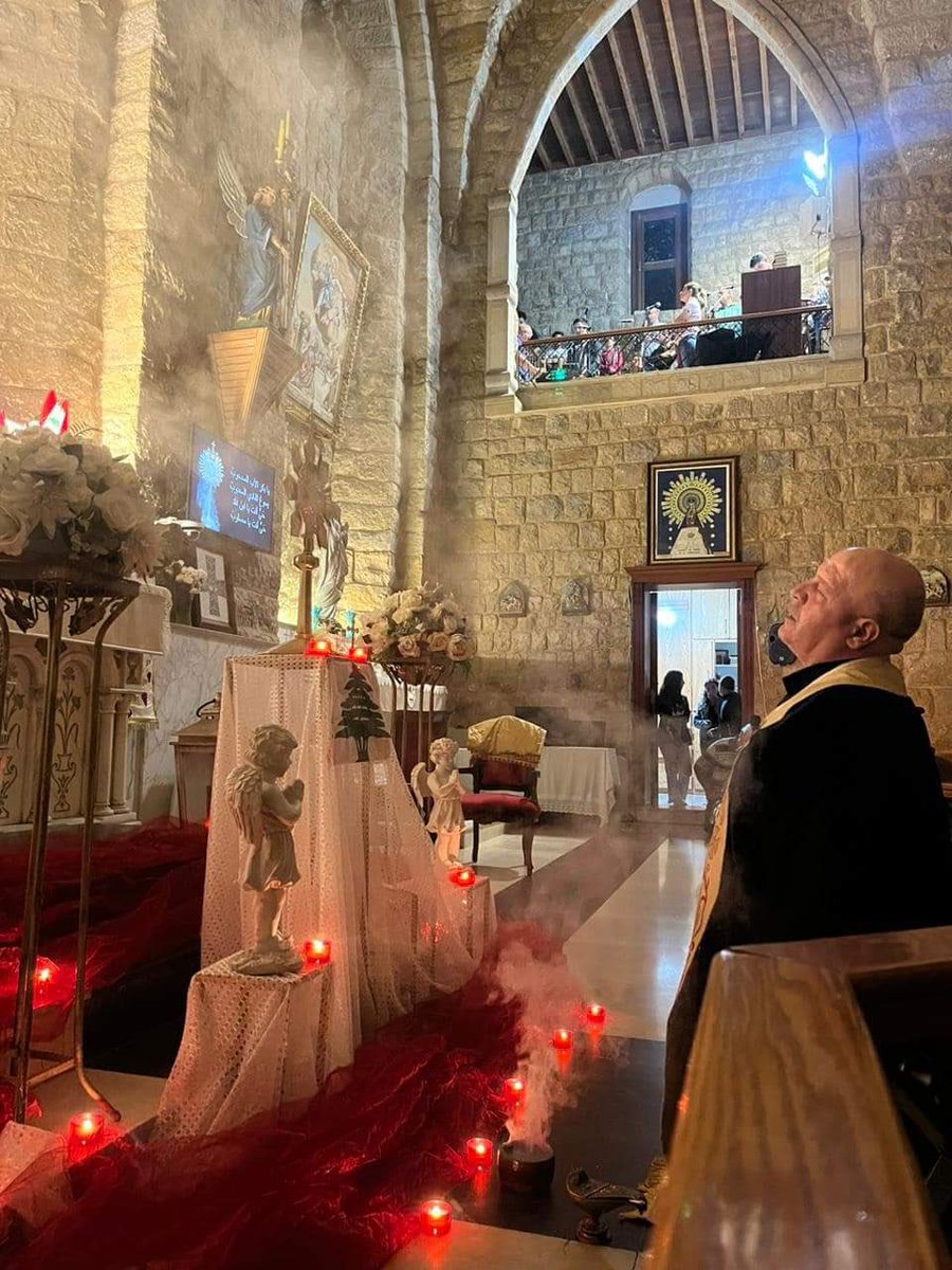 Hoy Israel asesinó al famoso sacerdote católico Pierre Al-Rahi en Qlayaat. Con la excusa de Hezbollah, Netanyahu empezó a masacrar a los cristianos del Líbano. Toda la comunidad internacional es cómplice con su silencio ante estos crímenes religiosos. El Primer Ministro israelí