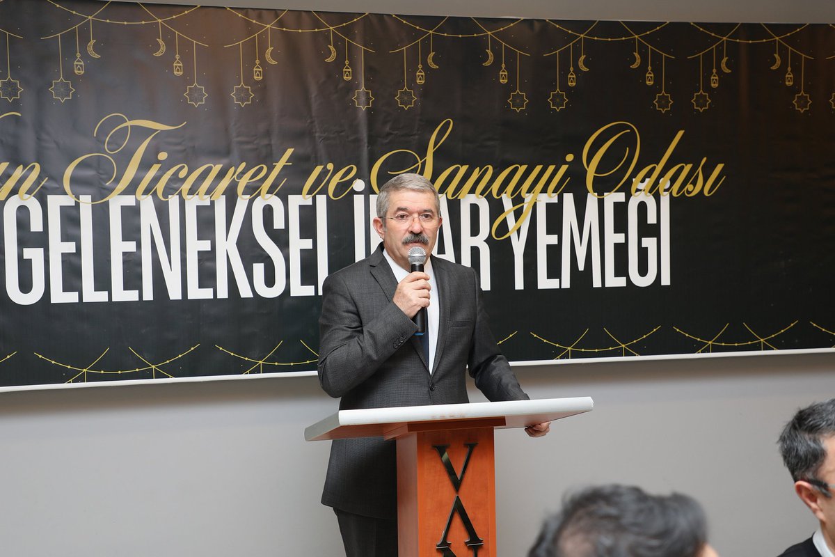 _ayhanisik_'s tweet photo. Van TSO'nun düzenlediği Geleneksel İftar Yemeğine katılım sağladık.  Van TSO Meclis Üyeleri Komite Başkanları Sivil Toplum Kuruluşlarının temsilcileri katıldı. Emeği geçen herkese teşekkürler. @NecdetTakva @Turan__Avci @fevzi_celiktas https://t.co/5nNR6MFyda