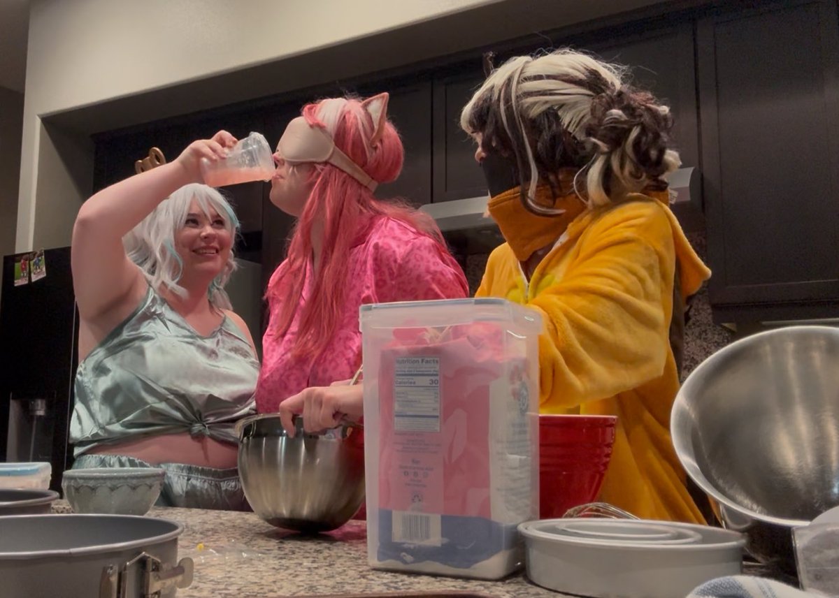 Have you guys ever wanted to watch 3/4 Justchads make a cake blind deaf and mute? We were making a cake for Liz’s birthday :) 
<a href="/raorapanthera/">Raora Panthera🐱holoEN</a> <a href="/gigimurin/">Gigi Murin👧holoEN</a> <a href="/ceciliaimgreen/">Cecilia Immergreen🍵holoEN</a> 
#hololivejustice #justchads #RaorArt #immergination #rkggk