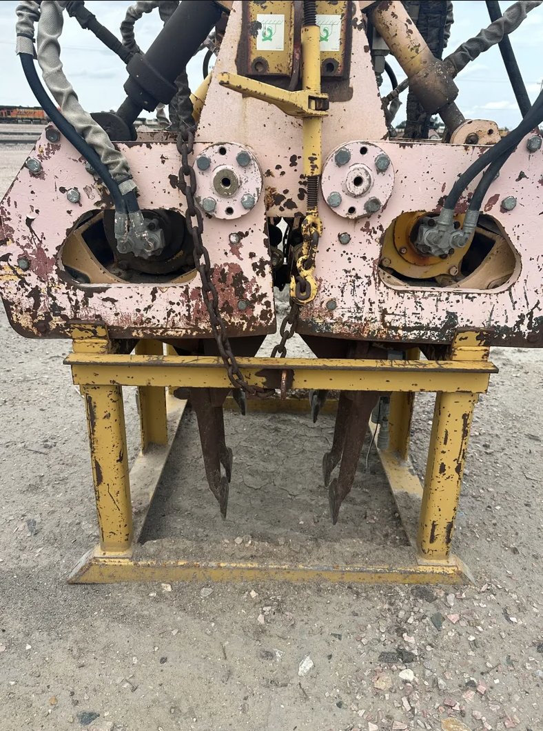 RailTrader_'s tweet photo. (2) TWO DYMAX 4 MOTOR RAILROAD TAMPING TAMPER RAILROAD ATTACHMENT HEADS WITH TILT

$49,500.00

https://t.co/27quZQSayv https://t.co/fZy6ZoaO2J