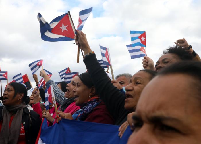 📌Hoy, cuando el mundo «avanza en retroceso» cuando parece despedirse de toda lógica y razonamiento, en un contexto marcado por conflictos bélicos, con el peligro de una tercera guerra mundial, recordar dónde estamos y cuánto se ha hecho por llegar es el único modo de salvarnos.