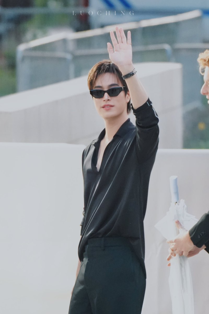 luoching_'s tweet photo. 𝟐𝟔𝟎𝟑𝟏𝟎 
Let’s go CHANEL BOY💖
@gemini_ti 

GEMINI HA CHANEL IN PFW26
#GEMINIXCHANELFW26
#GEMINIxCHANEL
#Gemini_NT #เจมีไนน์ https://t.co/o2U57W2Ial