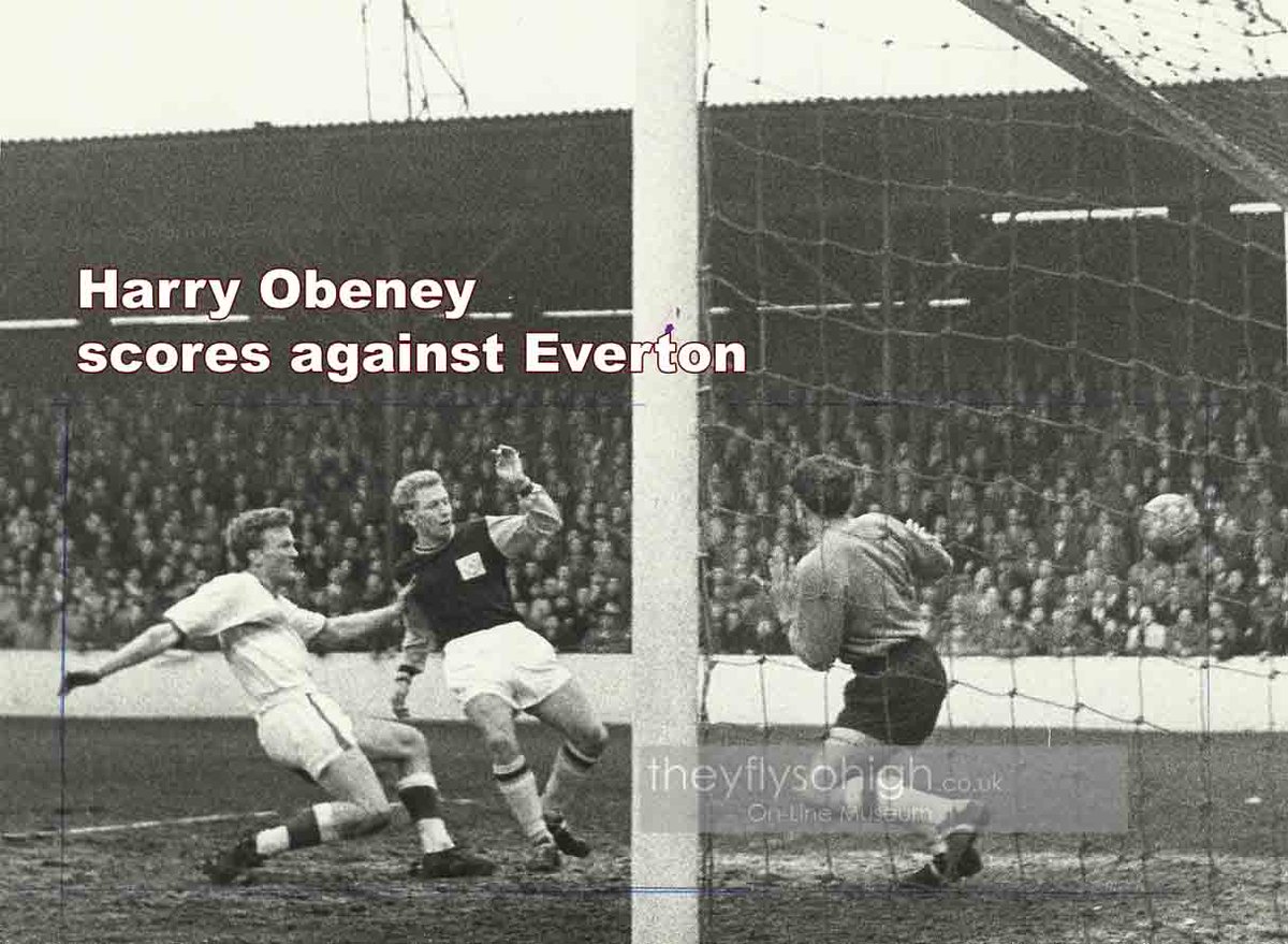 Billy Bonds Stand tweet media