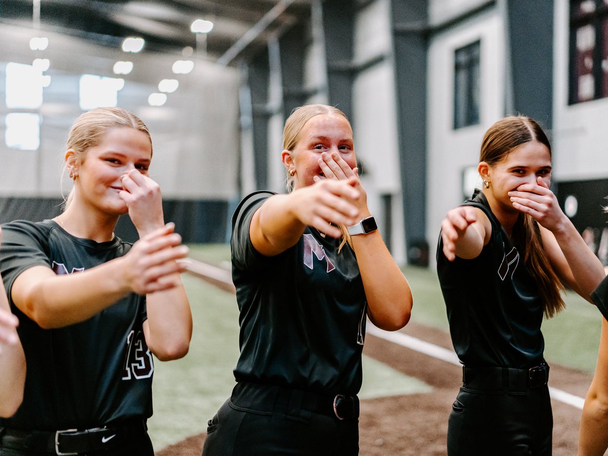 MASH Softball tweet media