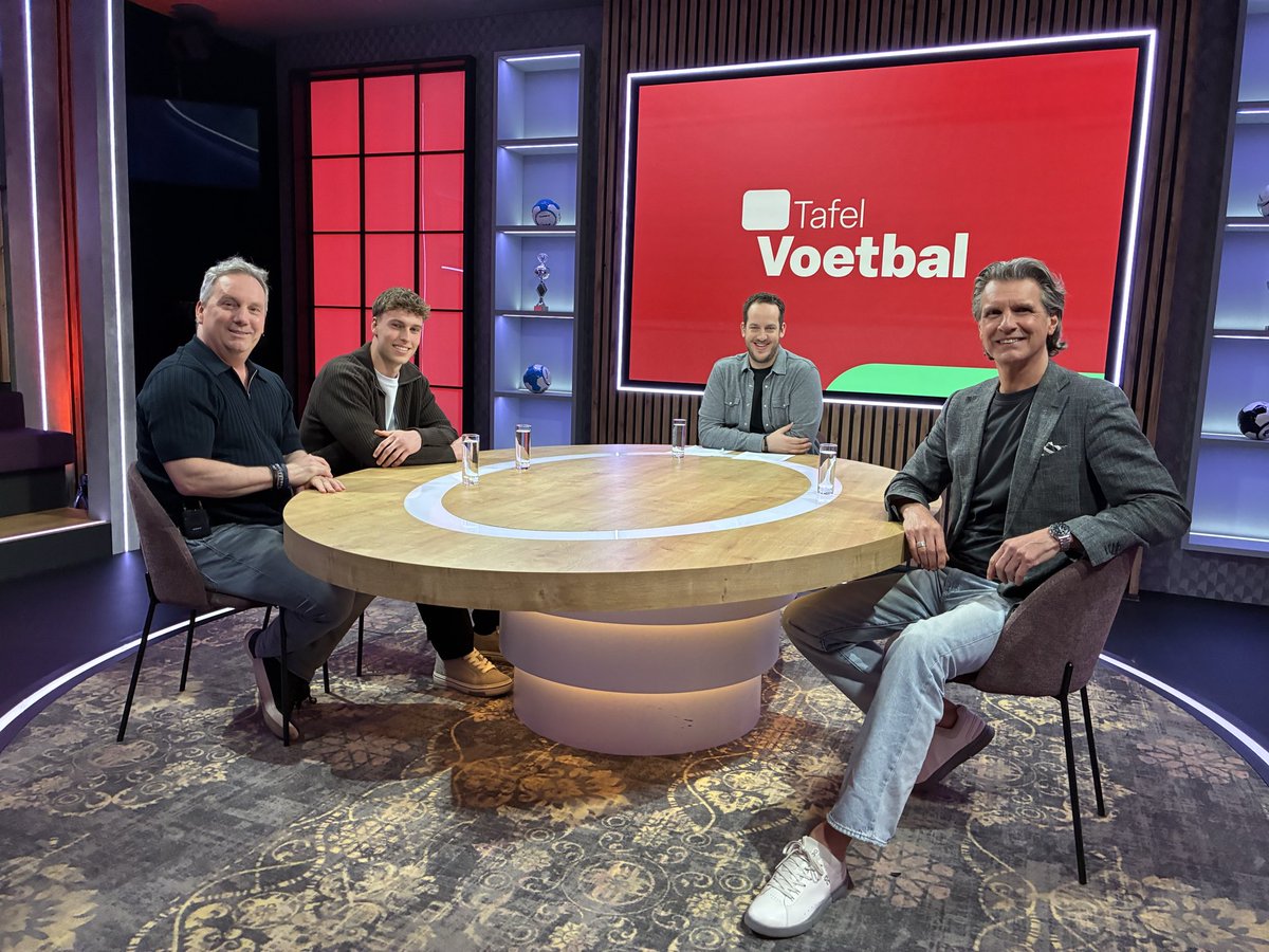 Een nieuwe uitzending van #Tafelvoetbal! <a href="/mvvmaastricht/">MVV Maastricht</a>-doelman Sem Westerveld en analisten <a href="/ReginaldThal196/">Reginald Thal</a> en <a href="/MauriceGraef/">Maurice Graef</a> schuiven aan bij <a href="/SemCaelen/">Sem Caelen</a>. Kijk nu naar #L1 of via l1.nl/l1tv