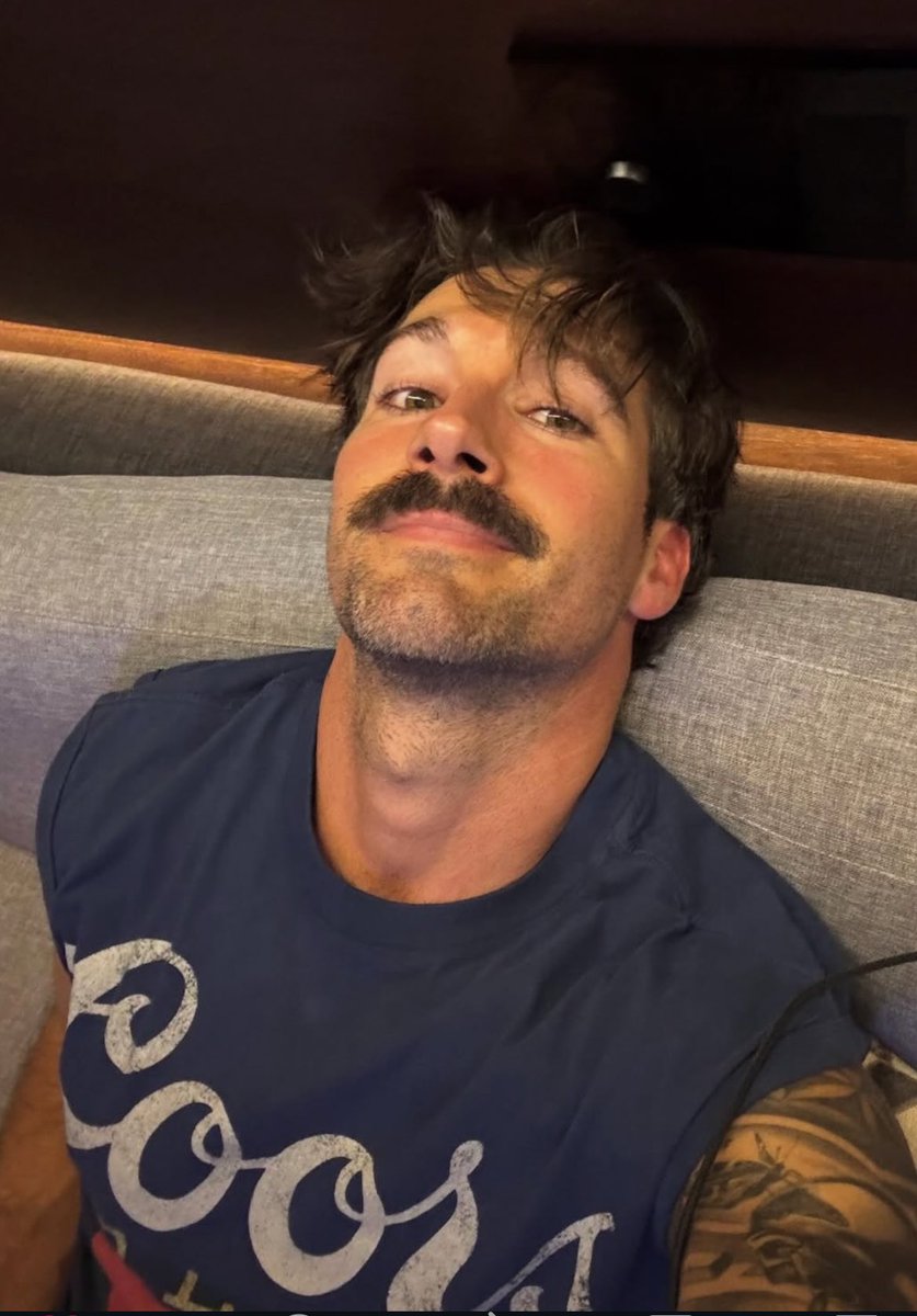 prettybaddieb_'s tweet photo. james maslow, you’re respectfully so fine https://t.co/YnnpoMTBlE
