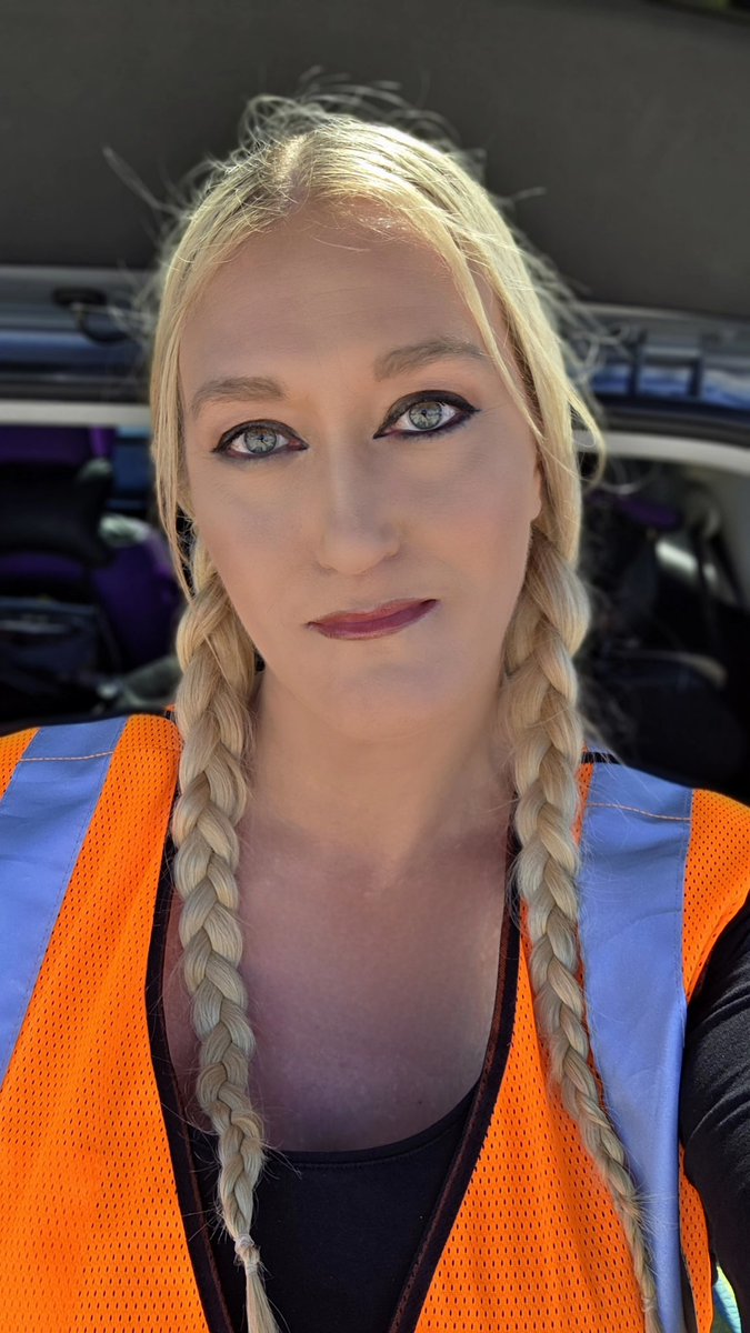 GoddessSeeChelle-LONDON 3/25-4/7 tweet media