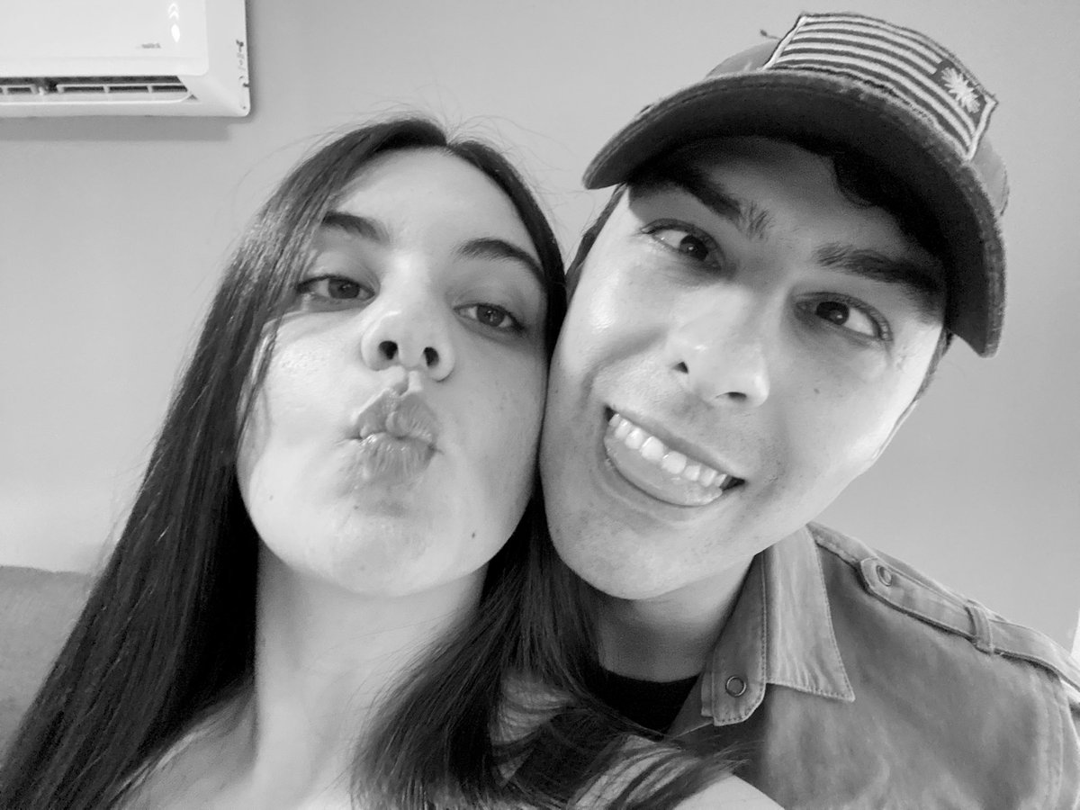 angierial7's tweet photo. el detrás de cámara 🤣 https://t.co/k2r7ULM5Lq
