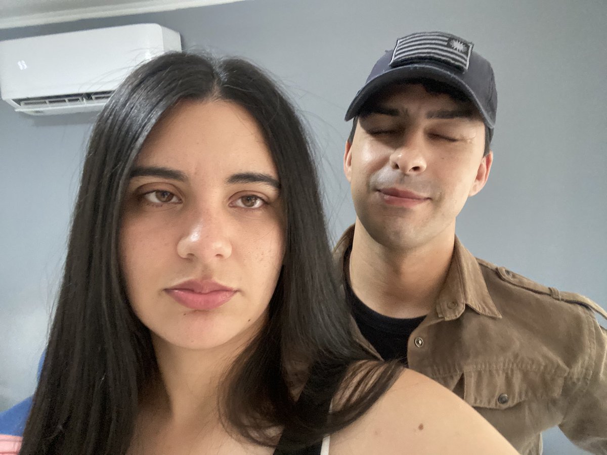 angierial7's tweet photo. el detrás de cámara 🤣 https://t.co/k2r7ULM5Lq