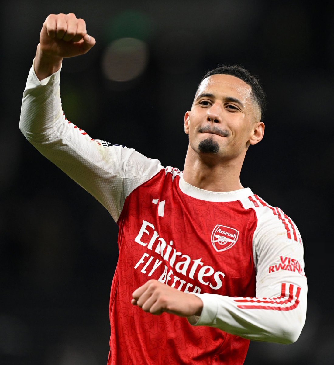 🚨| BREAKING untuk Arsenal menjelang laga Liga Champions!

William Saliba kemungkinan besar akan fit dan siap untuk leg pertama Liga Champions melawan Bayer Leverkusen pada hari Rabu 🇩🇪🔴⚪

Bek andalan Arteta ini mengalami cedera pergelangan kaki saat melawan Chelsea tetapi