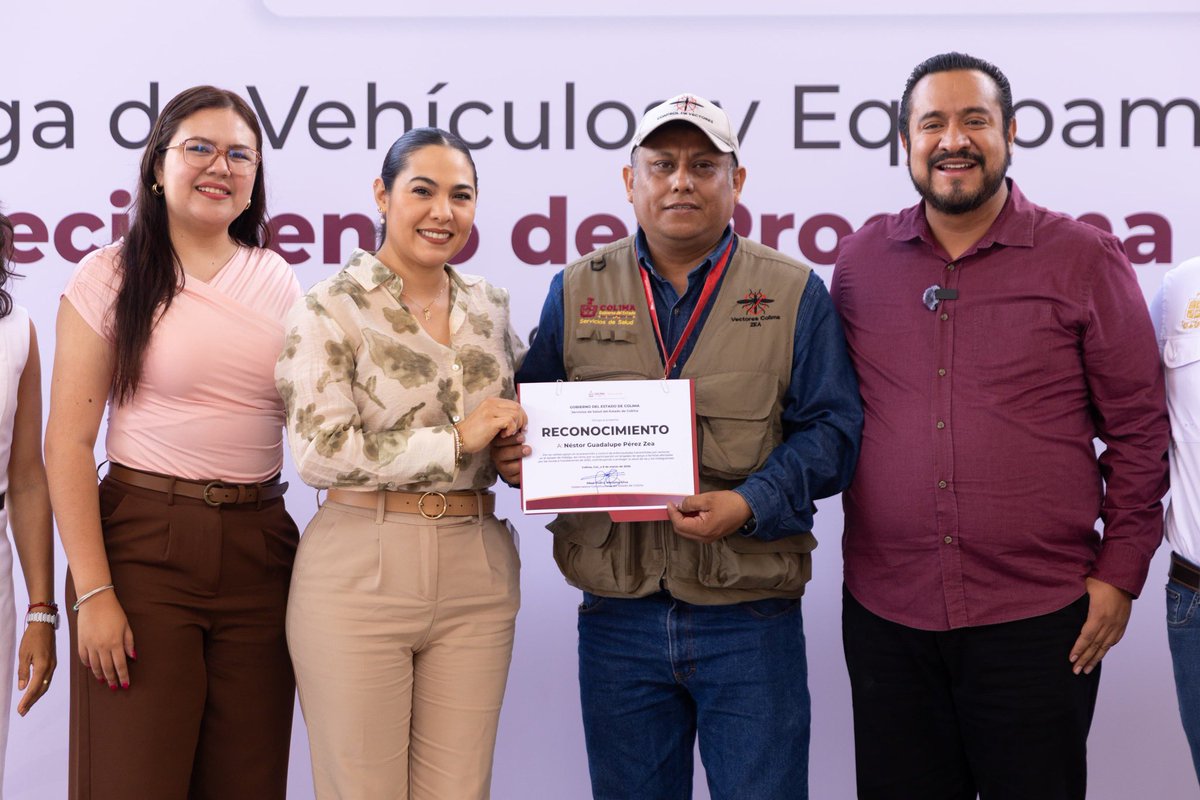 gobiernocolima's tweet photo. Reconocemos y agradecemos el gran trabajo del personal de Vectores de la Secretaría de Salud Colima. Su labor es clave para proteger la salud de las familias colimenses.

Hoy fortalecemos su trabajo con nuevo equipo y vehículos para la prevención de enfermedades como dengue, zika y chikungunya. Pero recordemos que la prevención también empieza en casa. Evitemos criaderos de mosquitos: lava, tapa, voltea y tira. Cuidarnos es tarea de todas y todos. 🦟