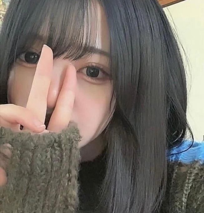 GlorianeJ68832's tweet photo. 彼氏ほしいよぉー。   

でも可愛いって 言ってくれる人いないかな…？
 #いいねでDM #彼氏募集中 #自撮り界隈 https://t.co/KV5NxR0LVA