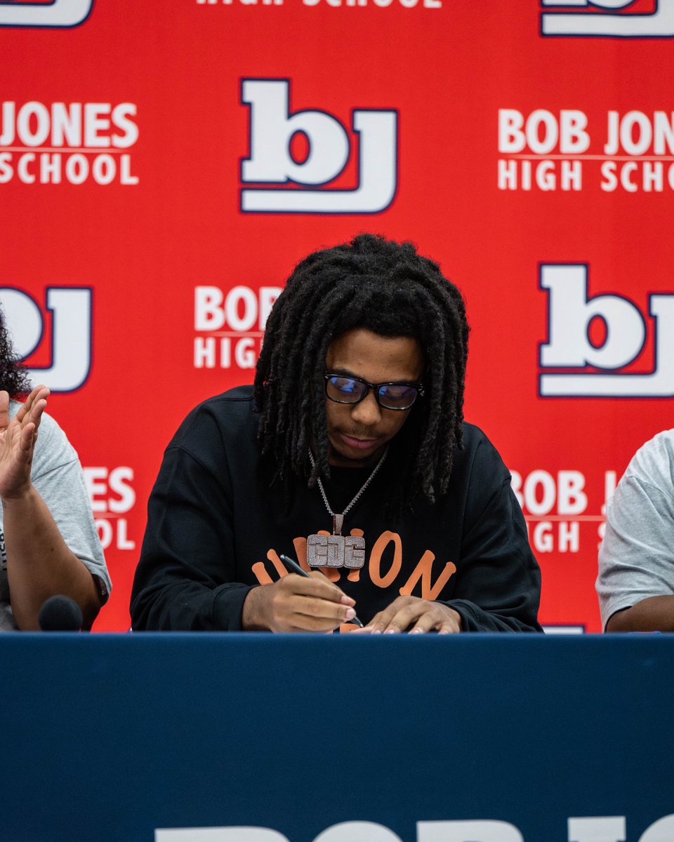 Bob Jones Football tweet media