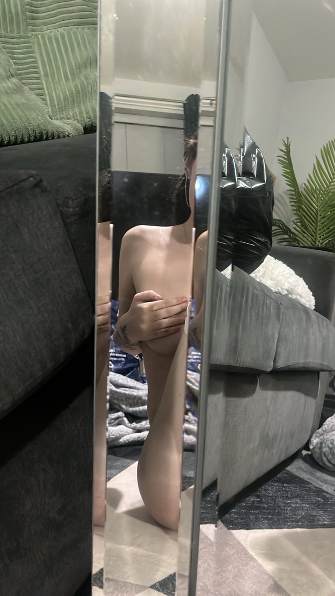 zootedpixie's tweet photo. More pics on https://t.co/ucDdG3c4PS 🫣 https://t.co/4AH3kr6MMj
