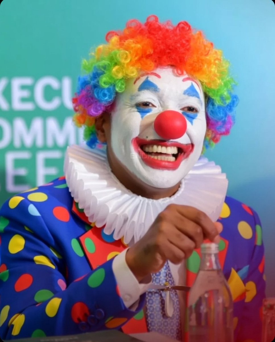 Officiel :la CAF  annonce une augmentation de 2 millions de dollars pour les compétitions africaines des clubs.
Le vainqueur de la Ligue des champions de la CAF empochera désormais 6 millions de $.
Quant au champion de la Coupe de la confédérationil repartira avec 4 millions de $